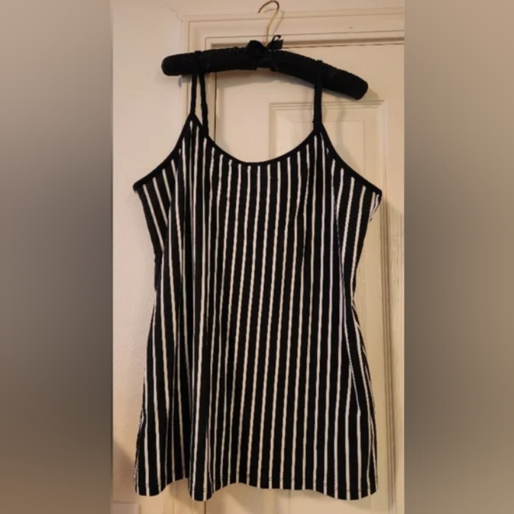 Torrid New Foxy Black And White Adjustable Strap Striped Black Camisole Size 4